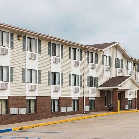 Amerihost Inn & Suites Kingdom City Zewnętrze zdjęcie