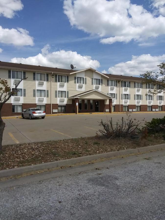 Amerihost Inn & Suites Kingdom City Zewnętrze zdjęcie
