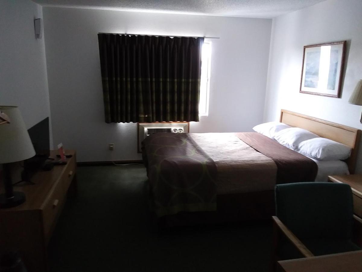 Amerihost Inn & Suites Kingdom City Zewnętrze zdjęcie
