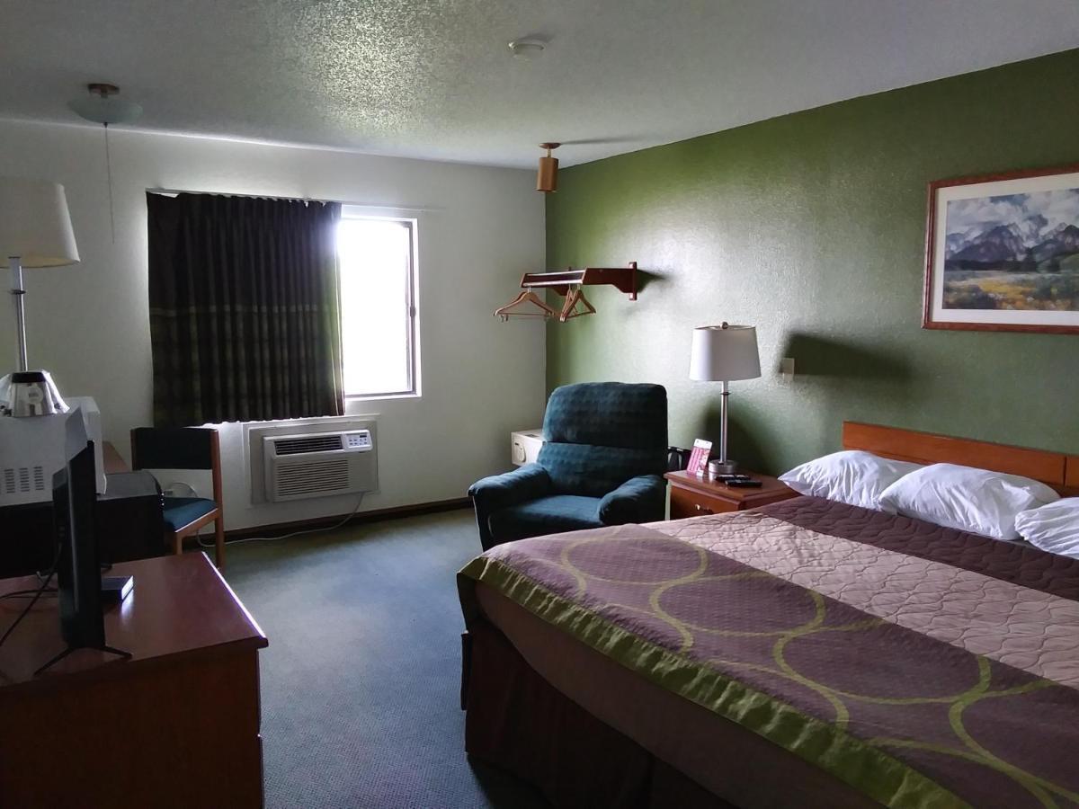 Amerihost Inn & Suites Kingdom City Zewnętrze zdjęcie