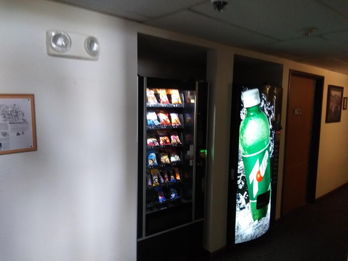 Amerihost Inn & Suites Kingdom City Zewnętrze zdjęcie